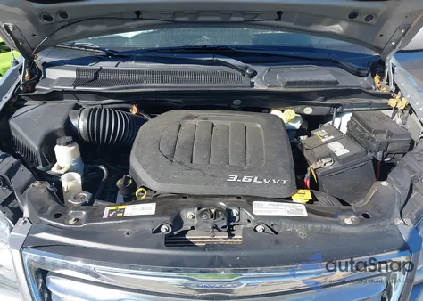 2016 Chrysler Town & Country Touring from USA, damaged, VIN 2C4RC1BG9GR261075